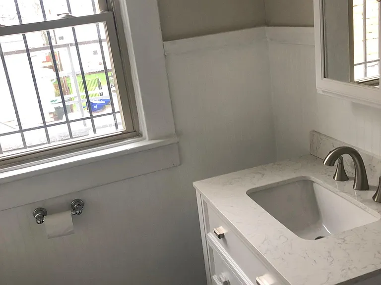 131 Wilson Ave — Photo 7