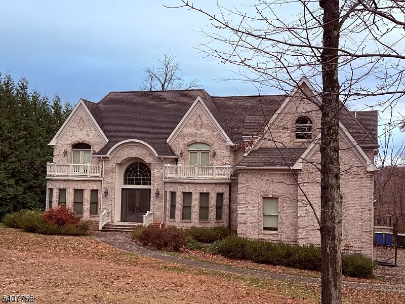1st image of 89 Knollwood Dr