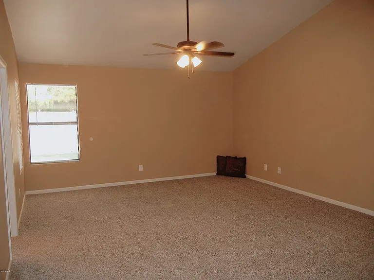1142 E Scott Ave — Photo 8