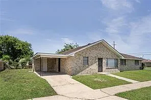 2 bed, 1.0 bath, 1044 sqft, $1,450 — Photo 2