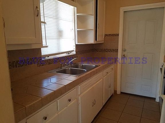 5th image of 417 E Smoot Dr