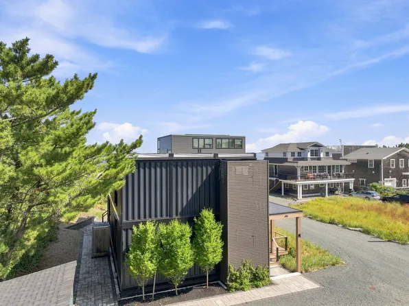 41-41 Wingaersheek Rd #B, Gloucester, MA 01930