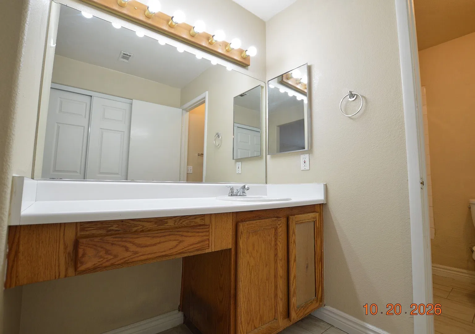 1501 Linnbaker Ln. #203 - 1 — Photo 2
