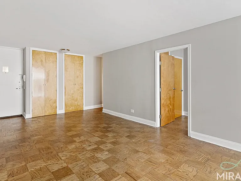 330 E 39th St #10M — Photo 2
