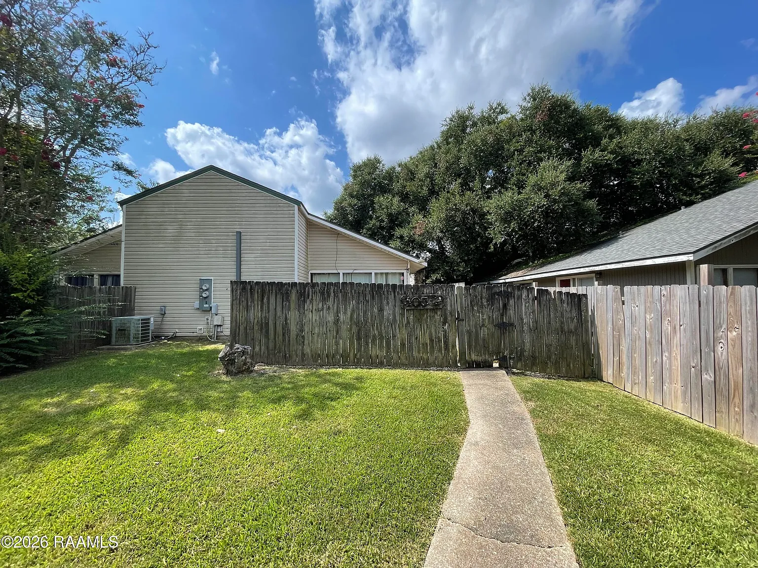 2 bed, 2.0 bath, 845 sqft, $875 — Photo 1