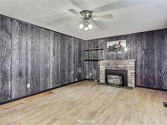 3rd image of 9615 Lawndale Ave SW