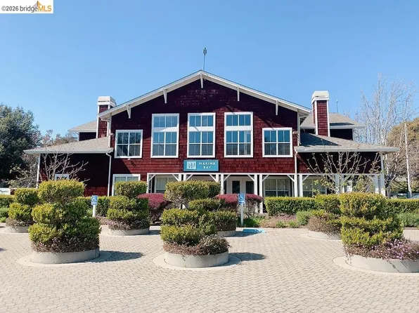 58 Marina Lakes Dr, Richmond, CA 94804