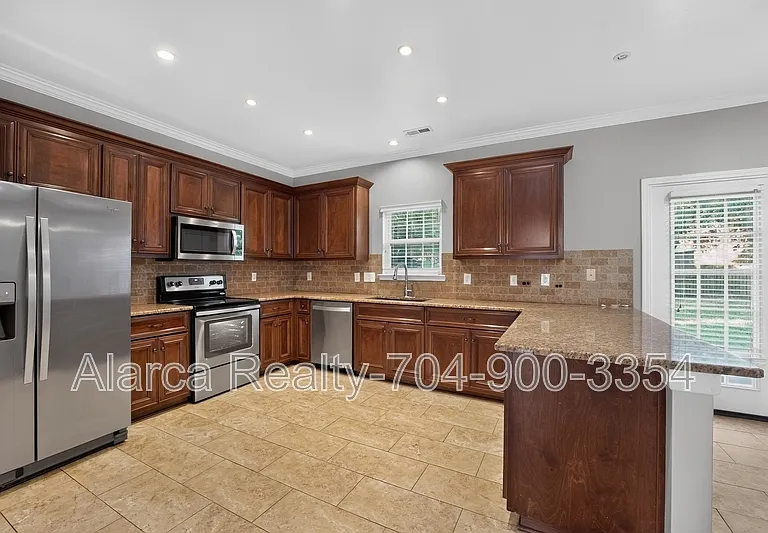17420 Baldwin Hall Dr — Photo 5
