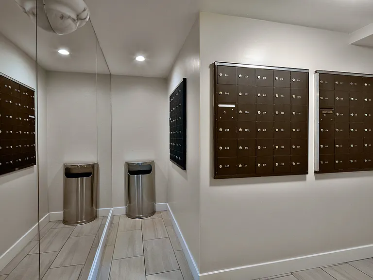 Warner Pointe — Photo 32