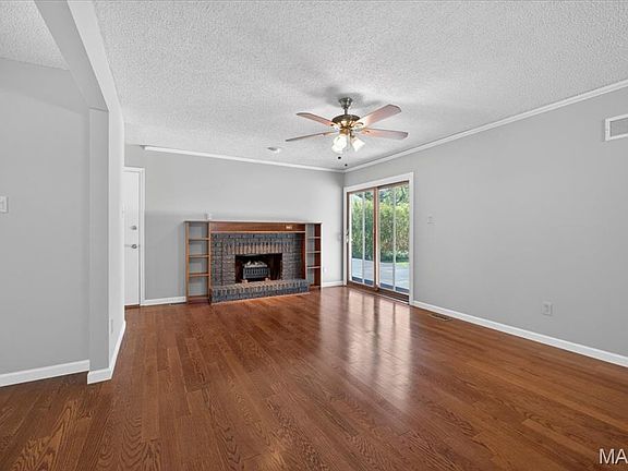 3rd image of 1421 Nancy Lee Dr