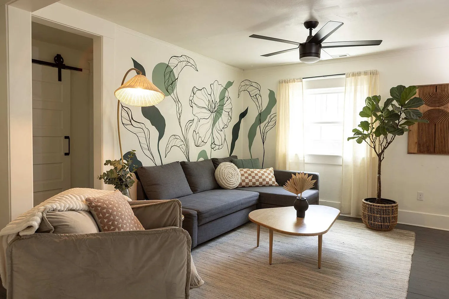 2 bed, 1.0 bath, 699 sqft, $3,801 — Photo 1
