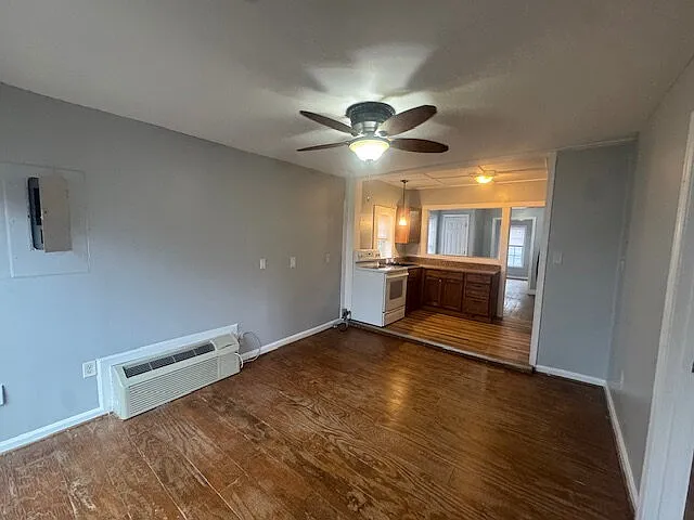 1412 John Marshall Hwy #1 — Photo 7