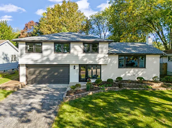 1527 Center Ave, Wheaton, IL 60189