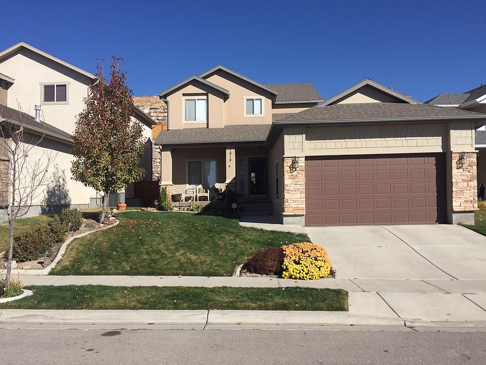 1st image of 1918 W Woodview Dr