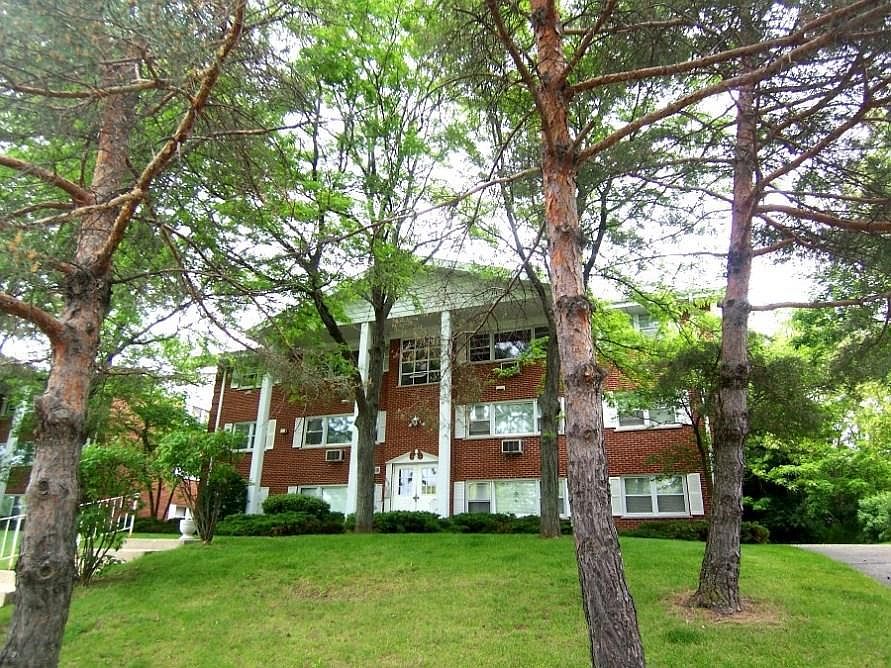 1st image of 215 Country Club Dr APT 3-A