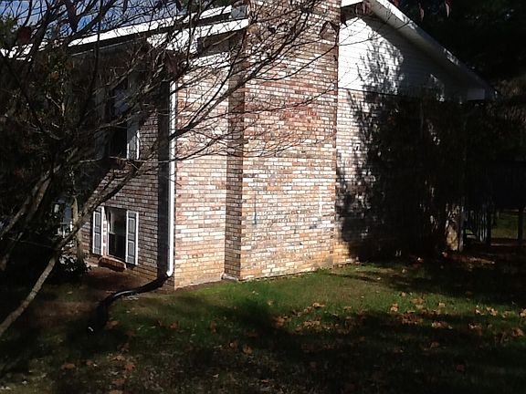 5th image of 1104 Clarence Ln