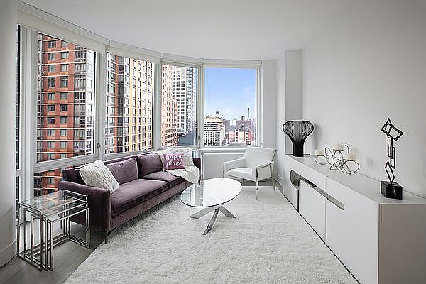 1st image of 86 Fleet Pl APT 25R