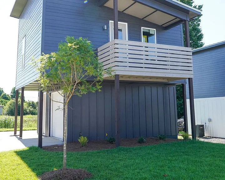 Cottage Court — Photo 1