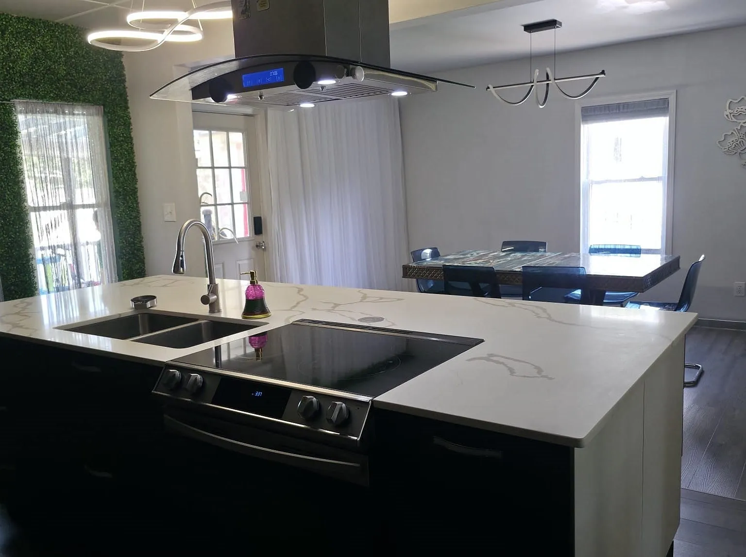 3 bed, 1.5 bath, 1426 sqft, $2,000 — Photo 4