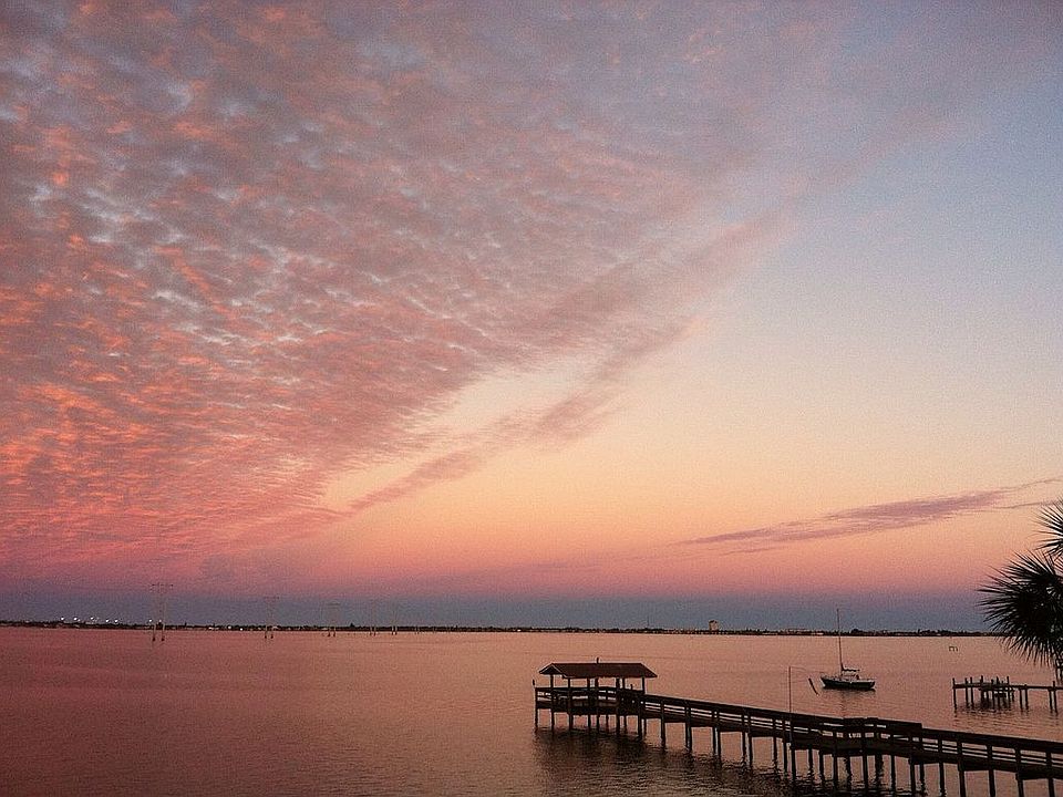 Sunrise in peach sherbet 