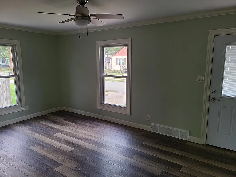 224 Hillside Ave — Photo 3