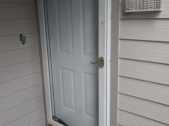 3rd image of 2315 NE 40th Ave