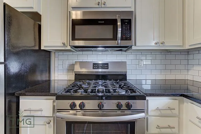 2516 E 6th St #2 — Photo 9