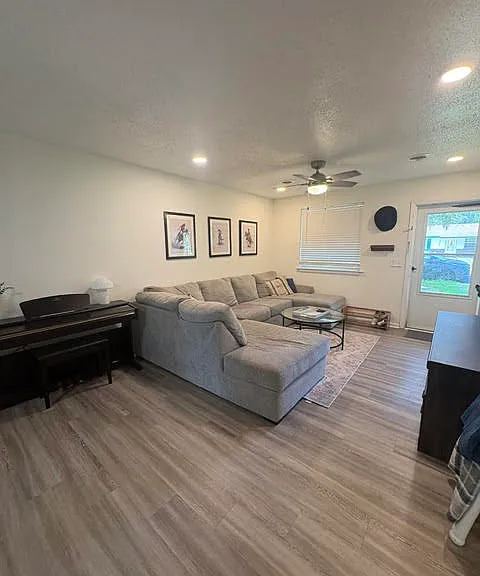114 Enterprise St — Photo 4