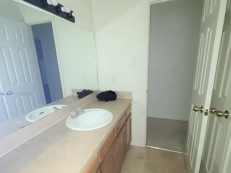 501 Bermuda #D — Photo 12