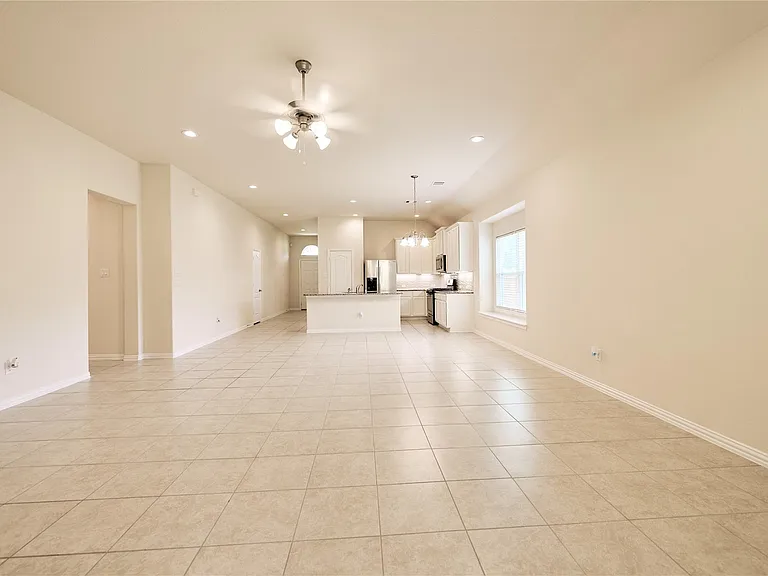 604 Linnwood Dr W — Photo 9