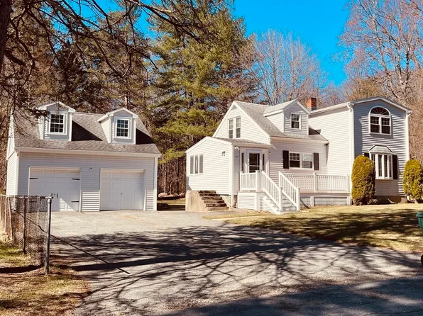 22 Saint Martin St, Fitchburg, MA 01420