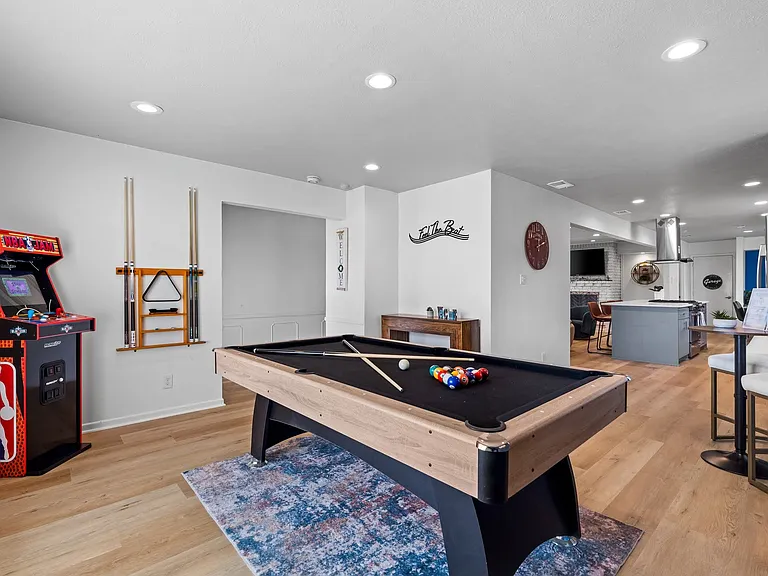 2644 Lakeland Dr — Photo 3