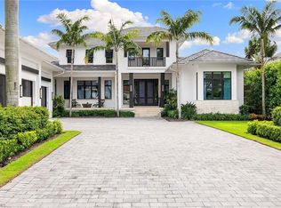 210 N Lake Dr, Naples, FL 34102