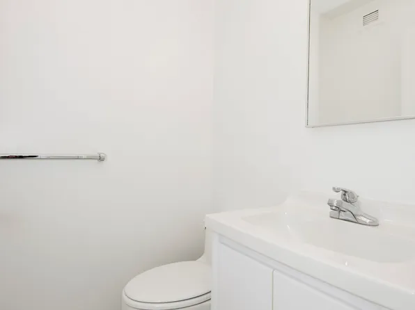 429 East 52nd Street image 8 of 16