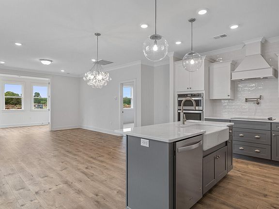 2nd image of 8644 Windsor Hill Blvd