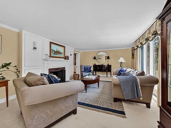 2nd image of 37 Mast Hill Rd