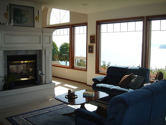 2nd image of 3156 Soundview Dr W