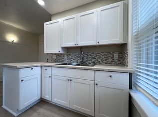 1925 E 1st St #6, Duluth, MN 55812