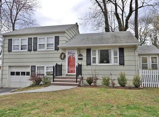 20 Duchamp Pl, Chatham, NJ 07928