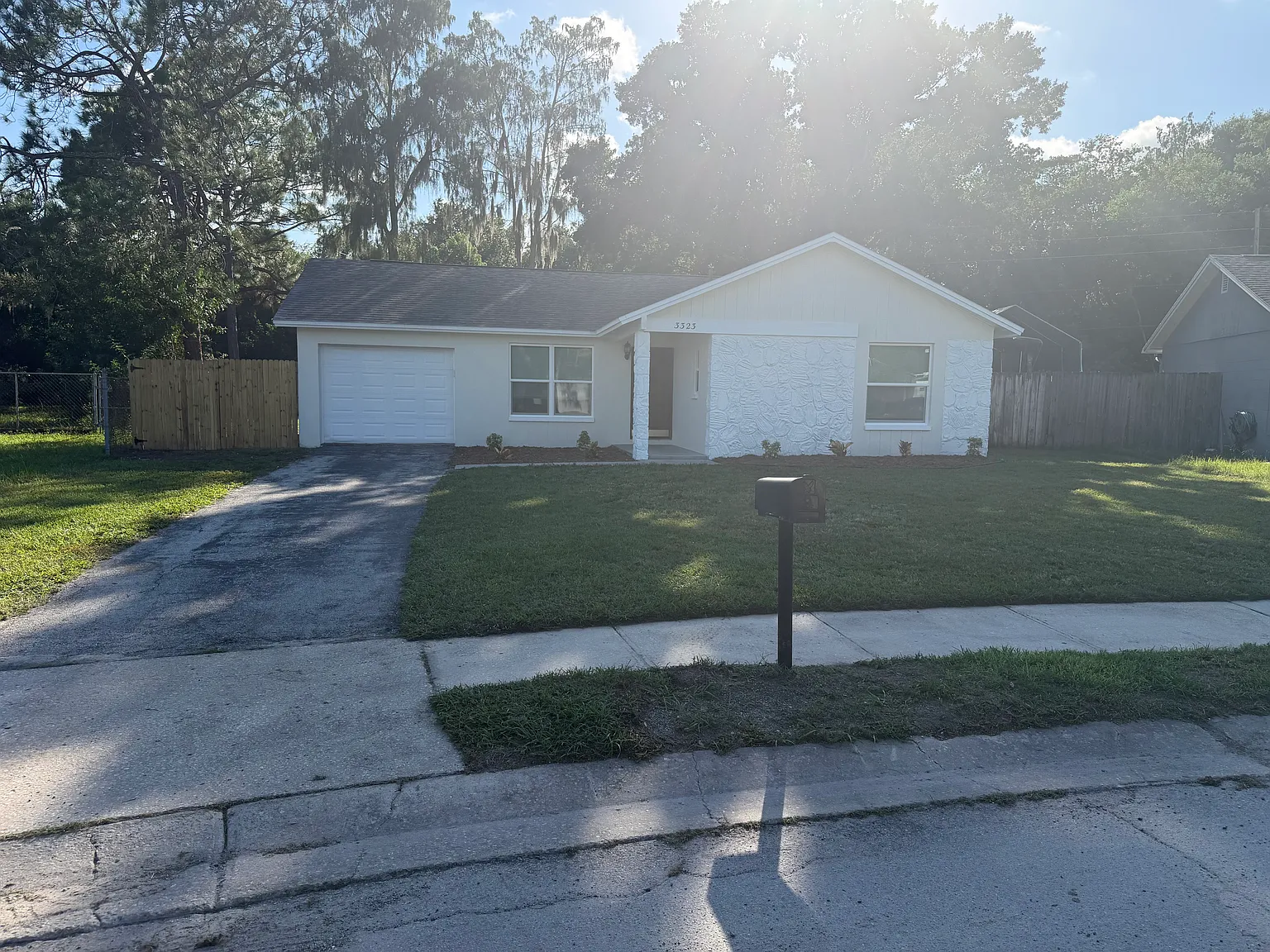 3 bed, 1067 sqft, $2,200 — Photo 1