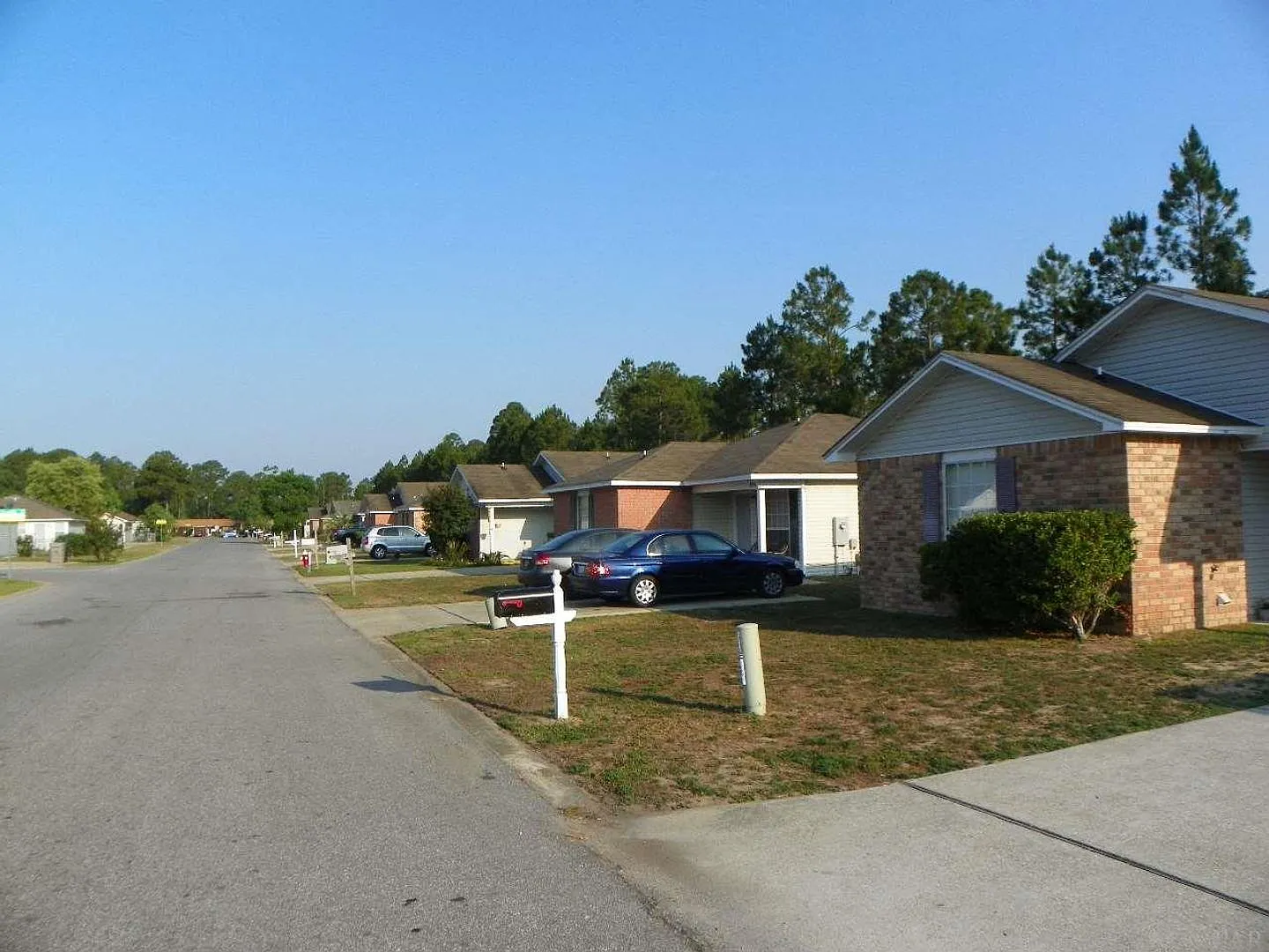 Charming Three Bedroom Two Bath Patio Home in Bay Pine Villas — Photo 2