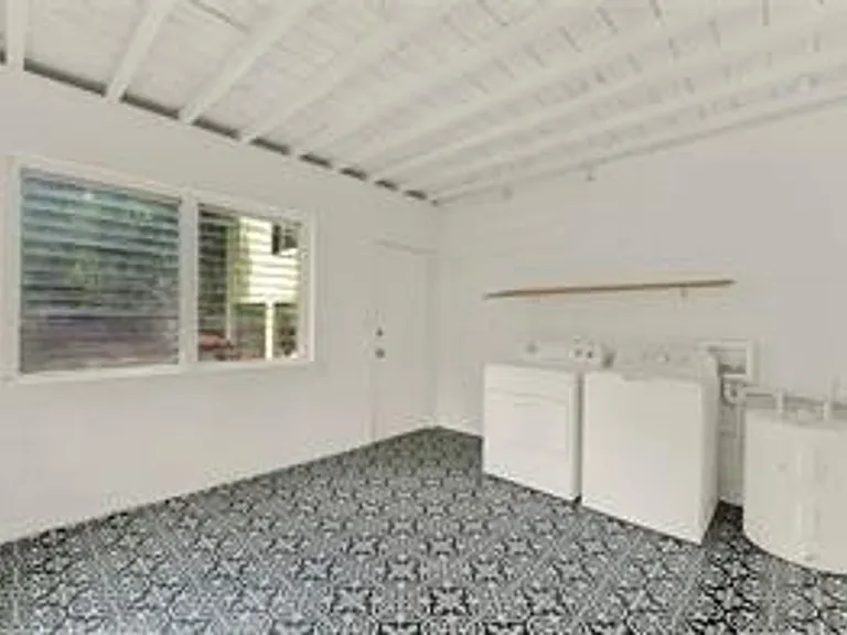 1016 Alba Dr — Photo 14