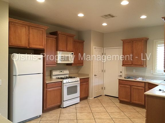 2nd image of 6072 Saddle Horse Ave