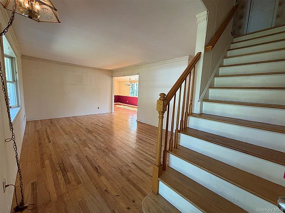 4th image of 21 Purdy Avenue