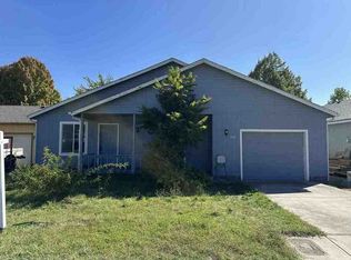 1955 SW Betty Ln, Grants Pass, OR 97526