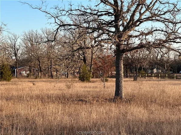 5078 Wallis Rd, Bryan, TX 77808