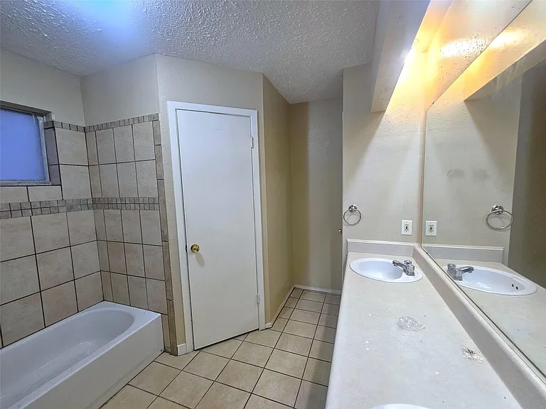 6402 Barrygate Dr — Photo 19