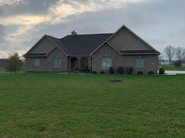 121 Homestead Ct, Moro, IL 62067
