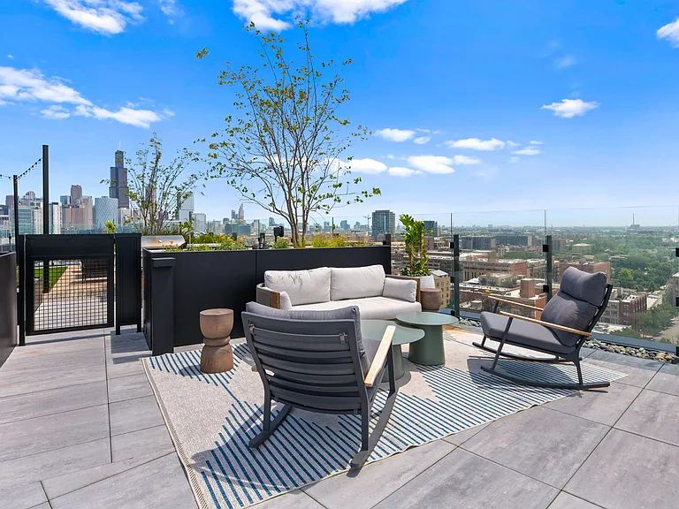 Parq Fulton — Photo 16