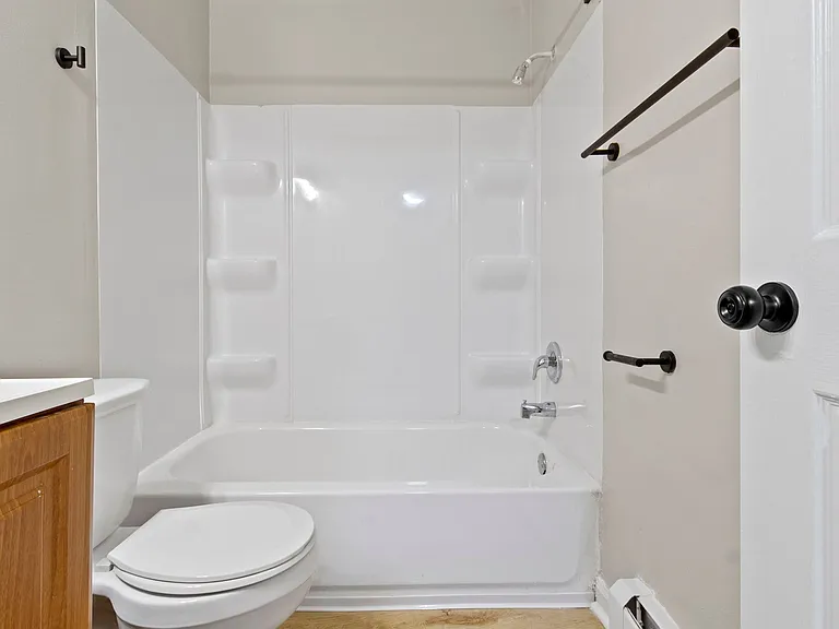 The Courts Apartment Homes — Photo 14